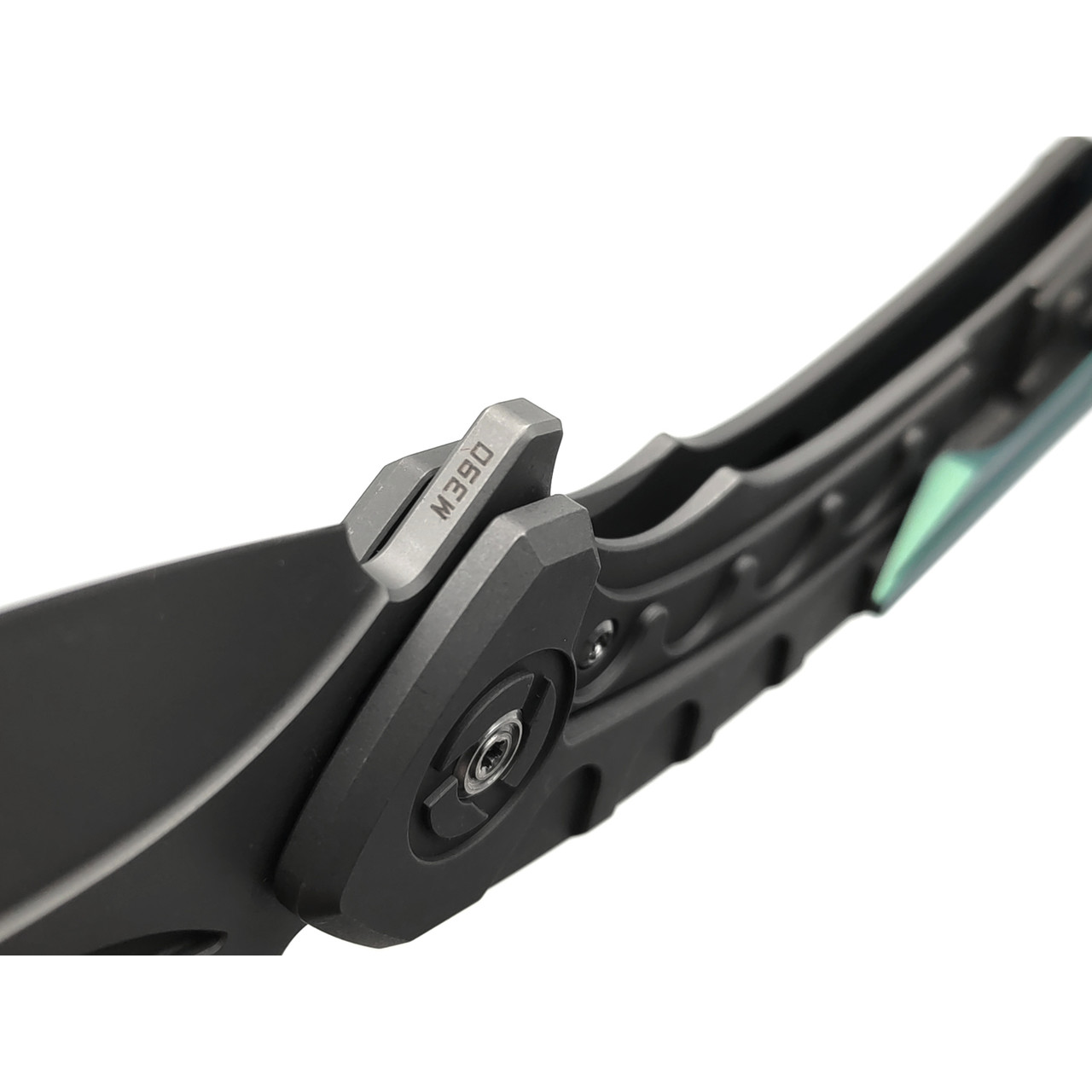 Нож Bestech Buwaya BT2203B сталь M390, рукоять Titanium graphite