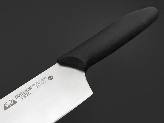 Кухонный нож Due Cigni Chef 20 см F2C 1009 РР сталь X50CrMoV15, рукоять Polypropylene black