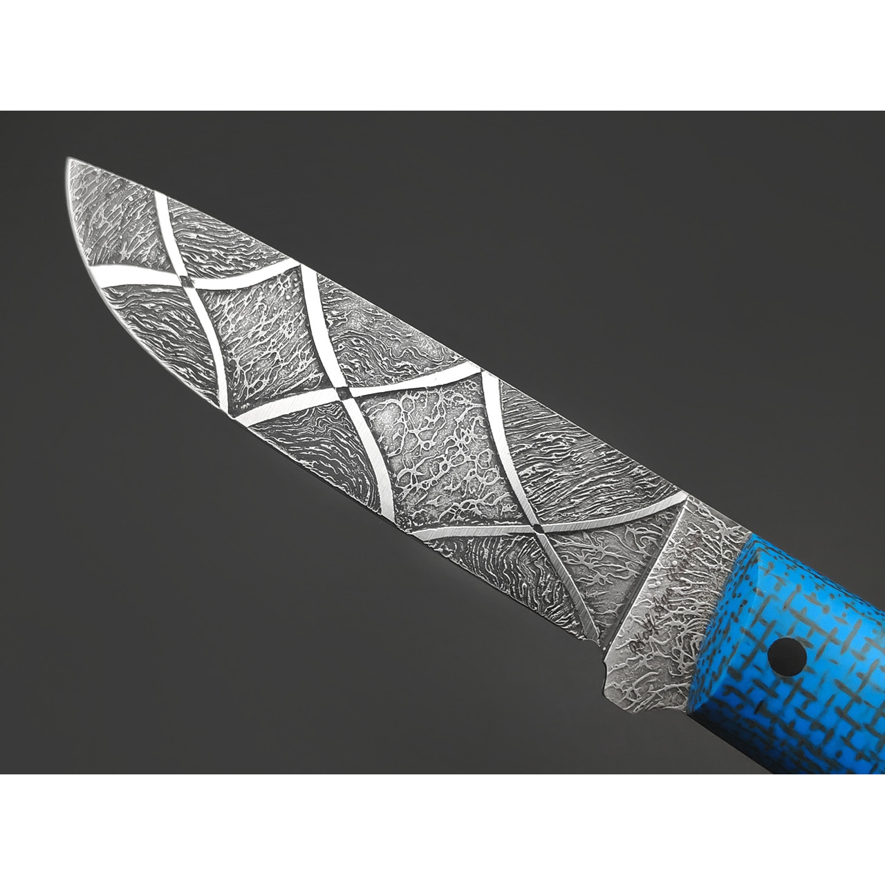 Волчий Век нож Wolfkniven Custom сталь M398 WA художественное травление, Рукоять микарта, пины карбон