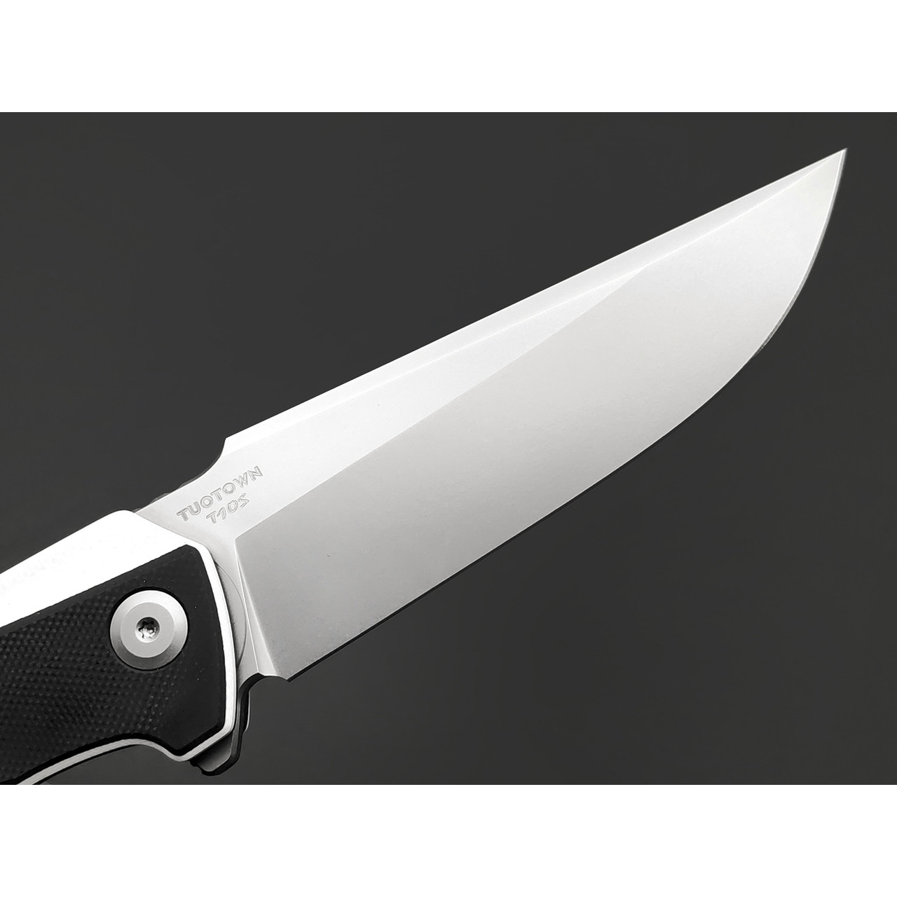 TuoTown складной нож Xomao сталь T10S, рукоять G10 black & white, Titanium TC4