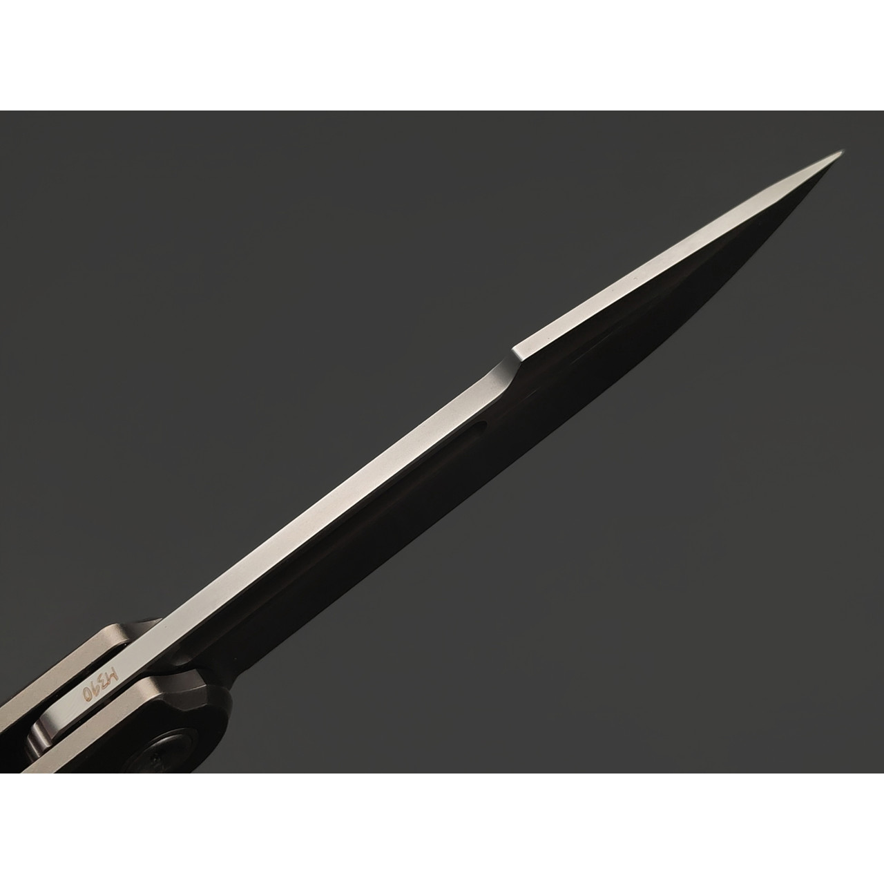 TuoTown складной нож Fin TFI-M сталь M390 satin, рукоять Titanium TC4 Grey, Crystal Titanium Grey
