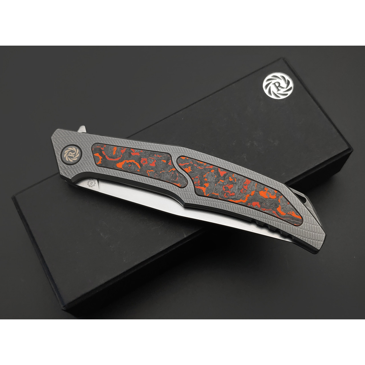 Neyris Knives складной нож Коа сталь CPM 3V, рукоять Titanium, Carbon fiber lava flow