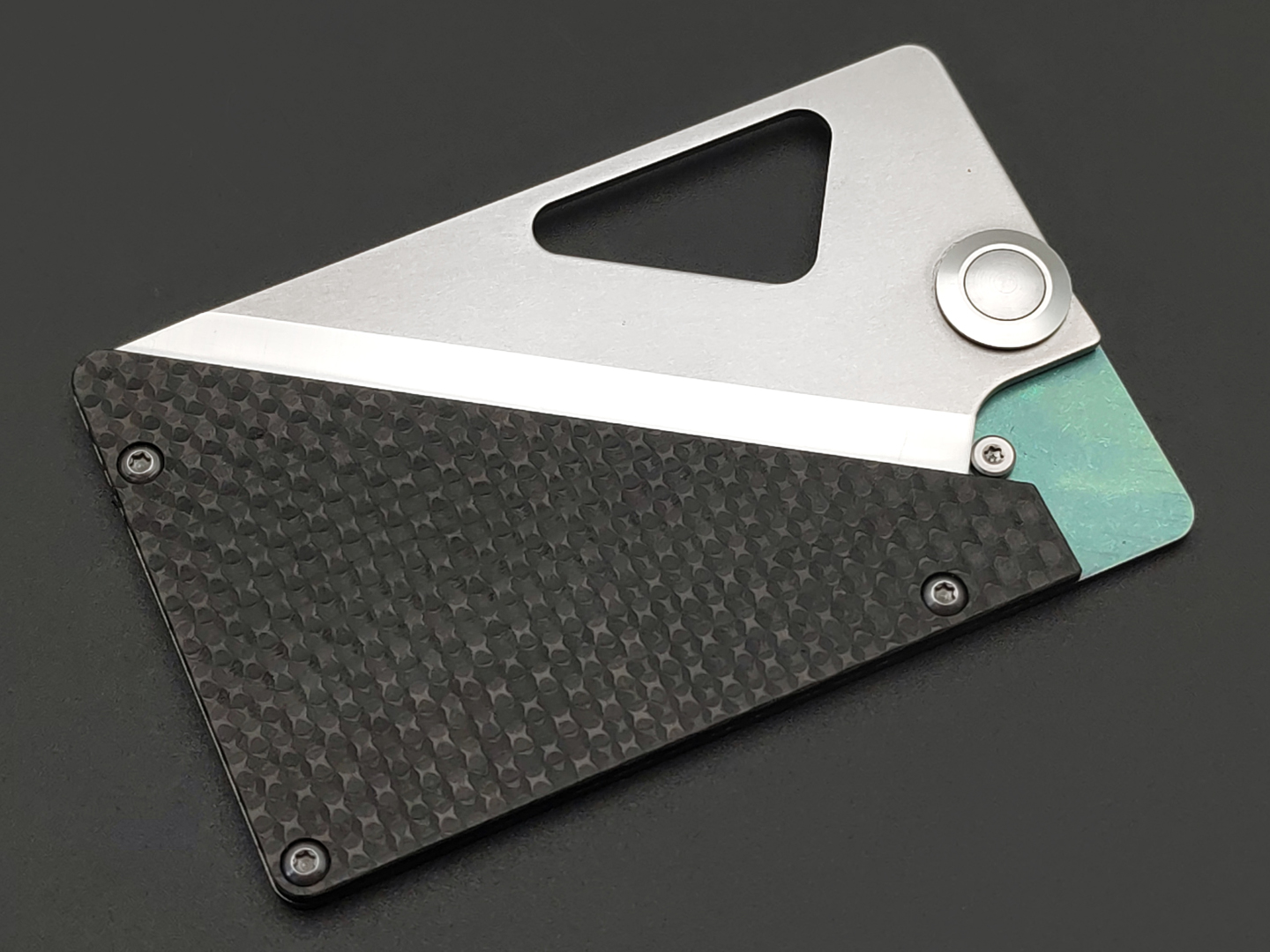 Daggerr нож Cardknife Green сталь 8Cr13MoV, рукоять Carbon fiber, titanium