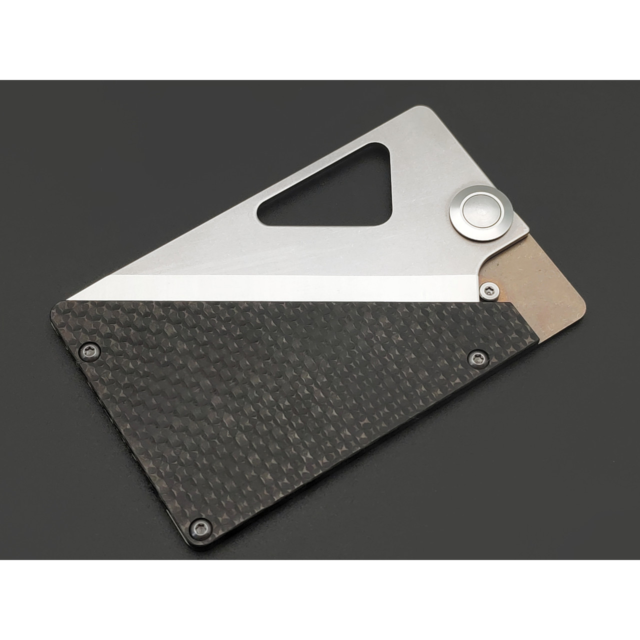 Daggerr нож Cardknife Bronze сталь 8Cr13MoV, рукоять Carbon fiber, titanium