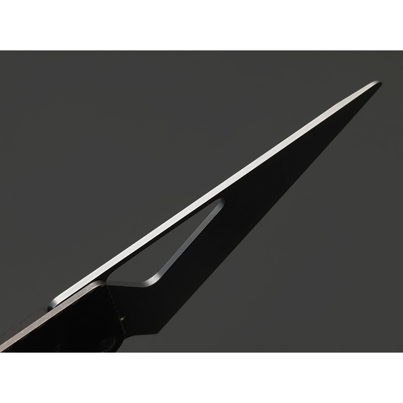 Daggerr нож Cardknife Bronze сталь 8Cr13MoV, рукоять Carbon fiber, titanium