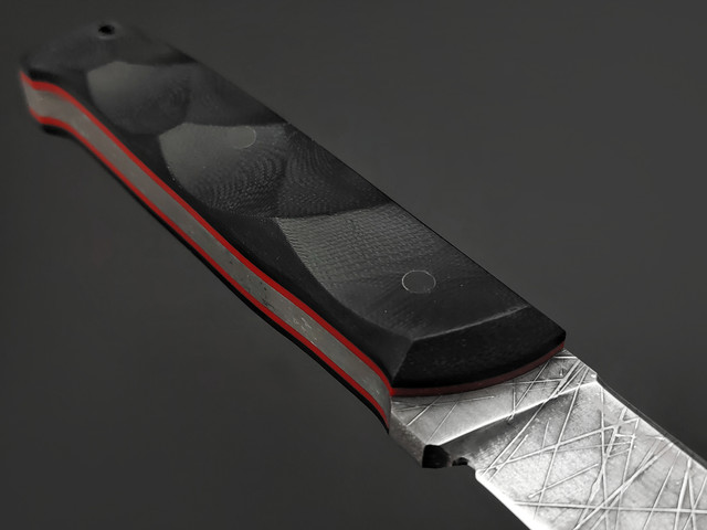 Волчий Век нож Wolfkniven Custom сталь 95Х18 WA травление Хаотик, Рукоять G10, пины карбон