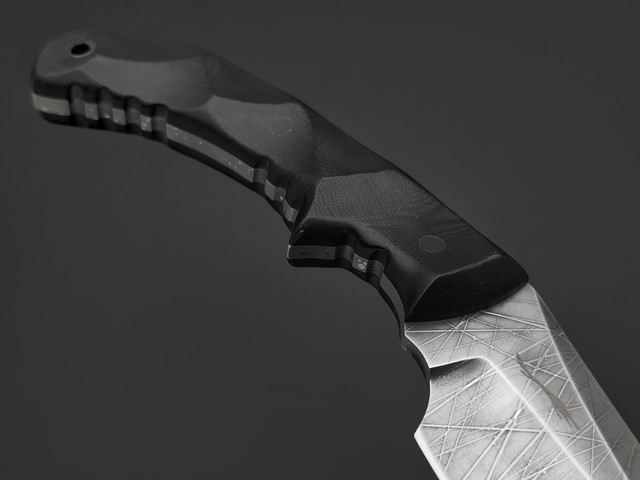 Волчий Век нож Кондрат 18 Custom Mod. сталь N690 WA травление Хаотик, Рукоять G10, пины карбон