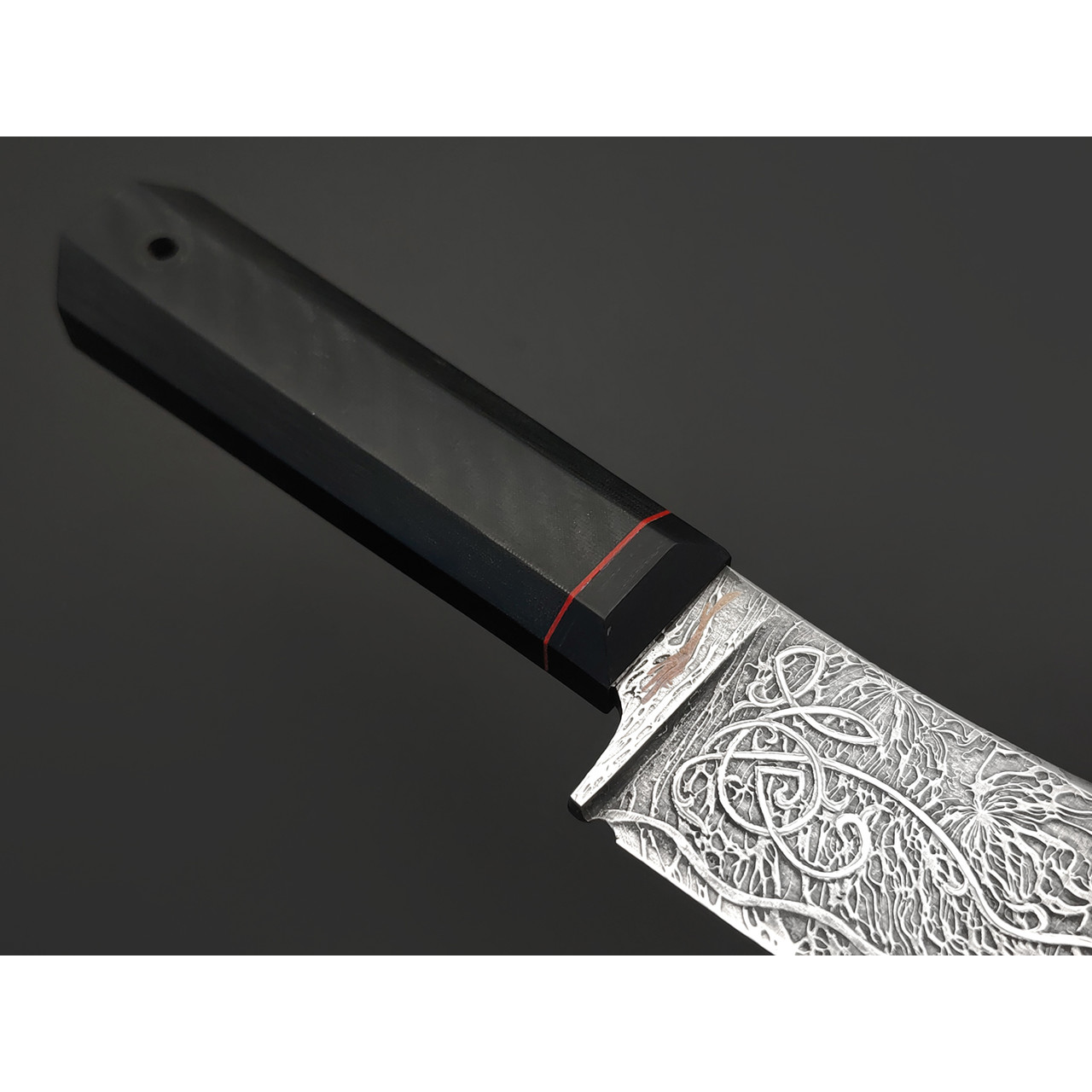 Волчий Век нож Сантоку Custom EDC сталь N690 WA художественное травление, Рукоять микарта, карбон