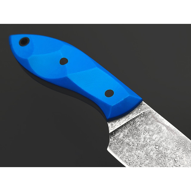 Волчий Век нож МасичЬка сталь N690 WA травление Асфальт, Рукоять G10 blue, пины карбон