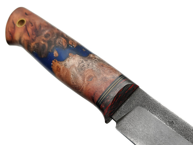 Дмитрий Болбат нож из стали K110 травление, рукоять Гибрид капа ярры и акрила, carbon fiber, G10