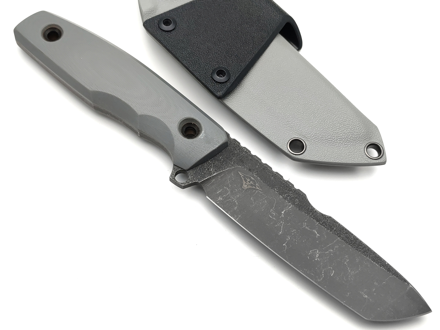 Нож с Котом Тагава сталь K110 blackwash, рукоять G10 grey, kydex grey