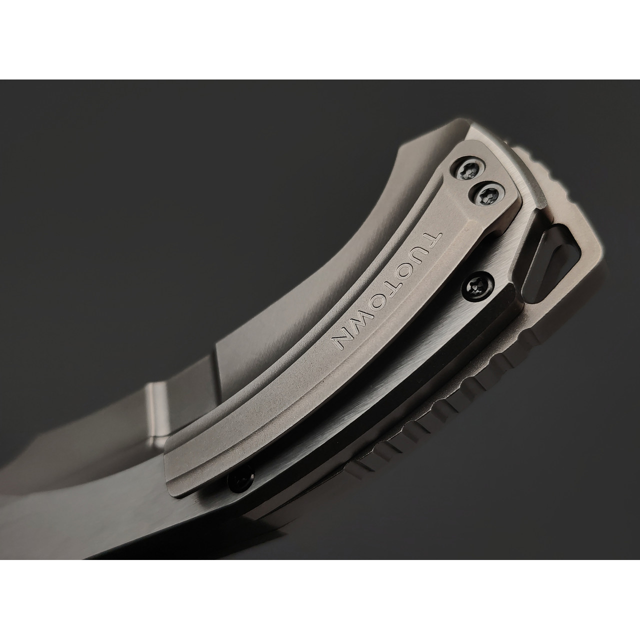 TuoTown складной нож Bicornis TBN-MSC сталь TMAX BB, рукоять Titanium TC4 Grey