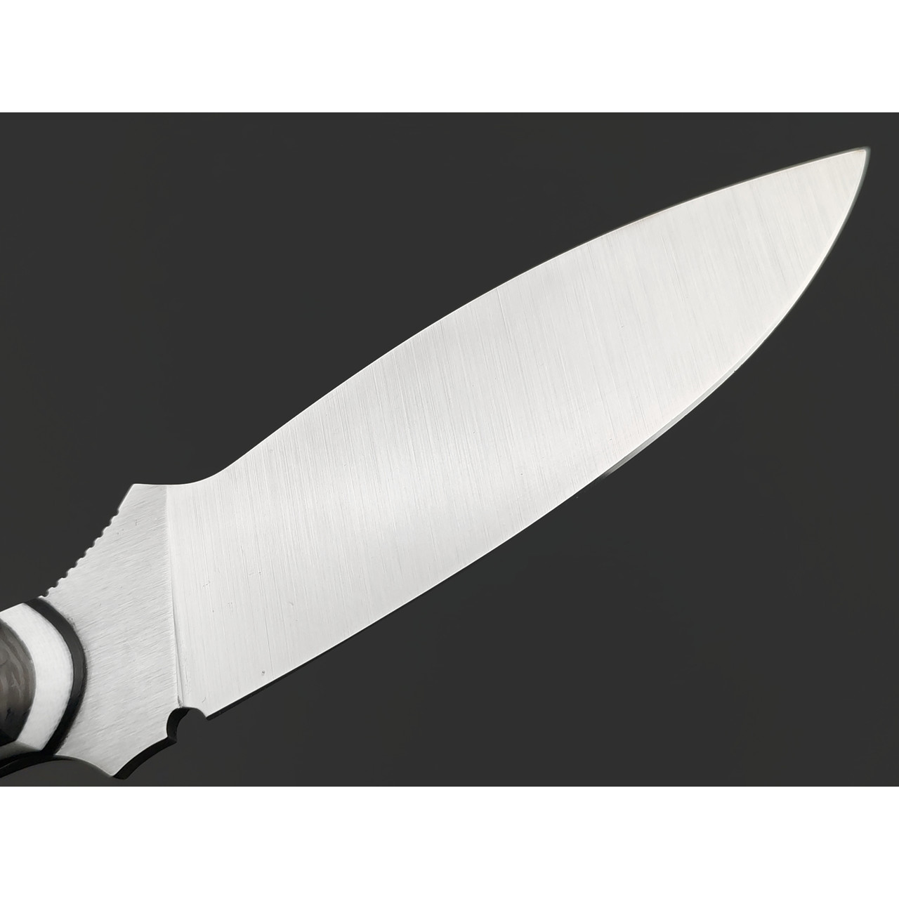 7 ножей нож Канадец сталь PGK satin, рукоять Carbon fiber, G10 black & white