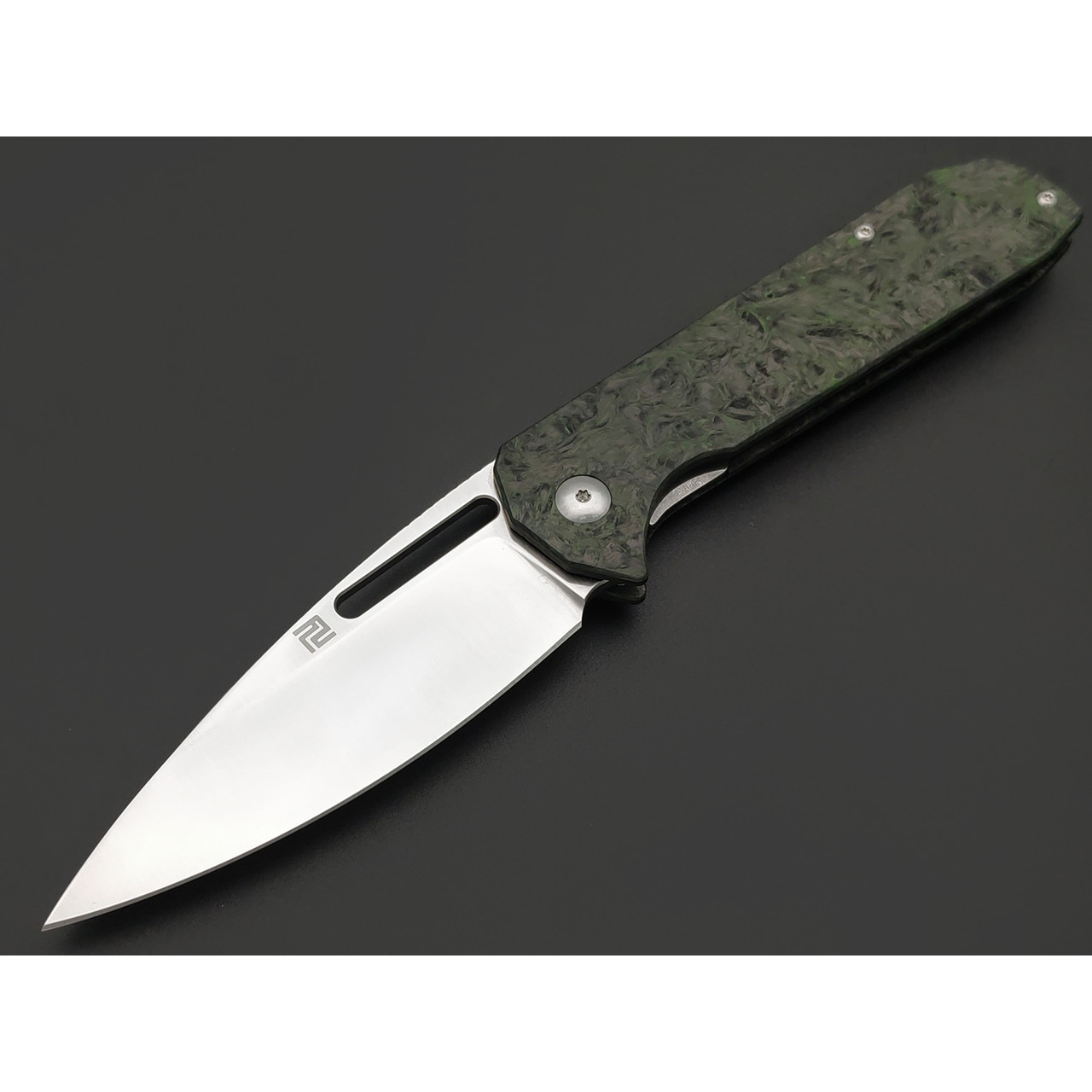 Нож Artisan Cutlery Arion 1843P-DMG сталь S35VN, рукоять Carbon fiber dark matter green