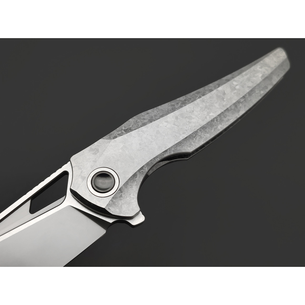 TuoTown складной нож Magpie Limited Edition TMP-MK сталь M390, рукоять Crystal titanium grey