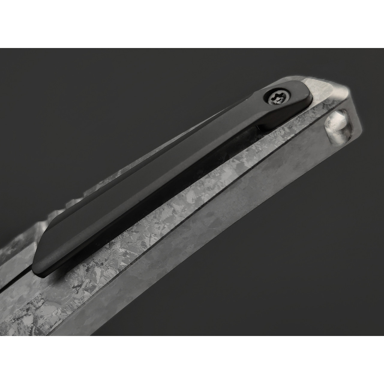 TuoTown складной нож Magpie Limited Edition TMP-MK сталь M390, рукоять Crystal titanium grey