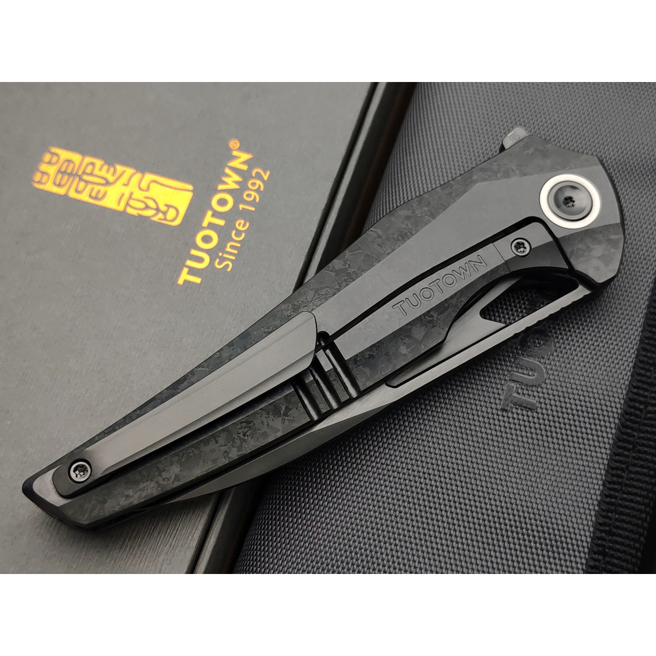 TuoTown складной нож Magpie Limited Edition TMP-MKD сталь M390 DLC, рукоять Crystal titanium black