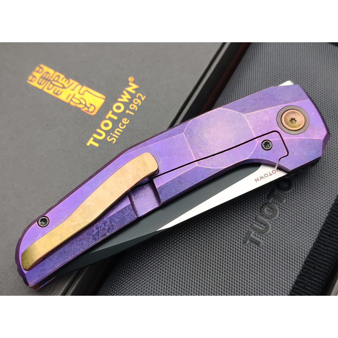 Dyag & TuoTown складной нож FCF TDG-MKP сталь TMAX DLC, рукоять Crystal titanium purple