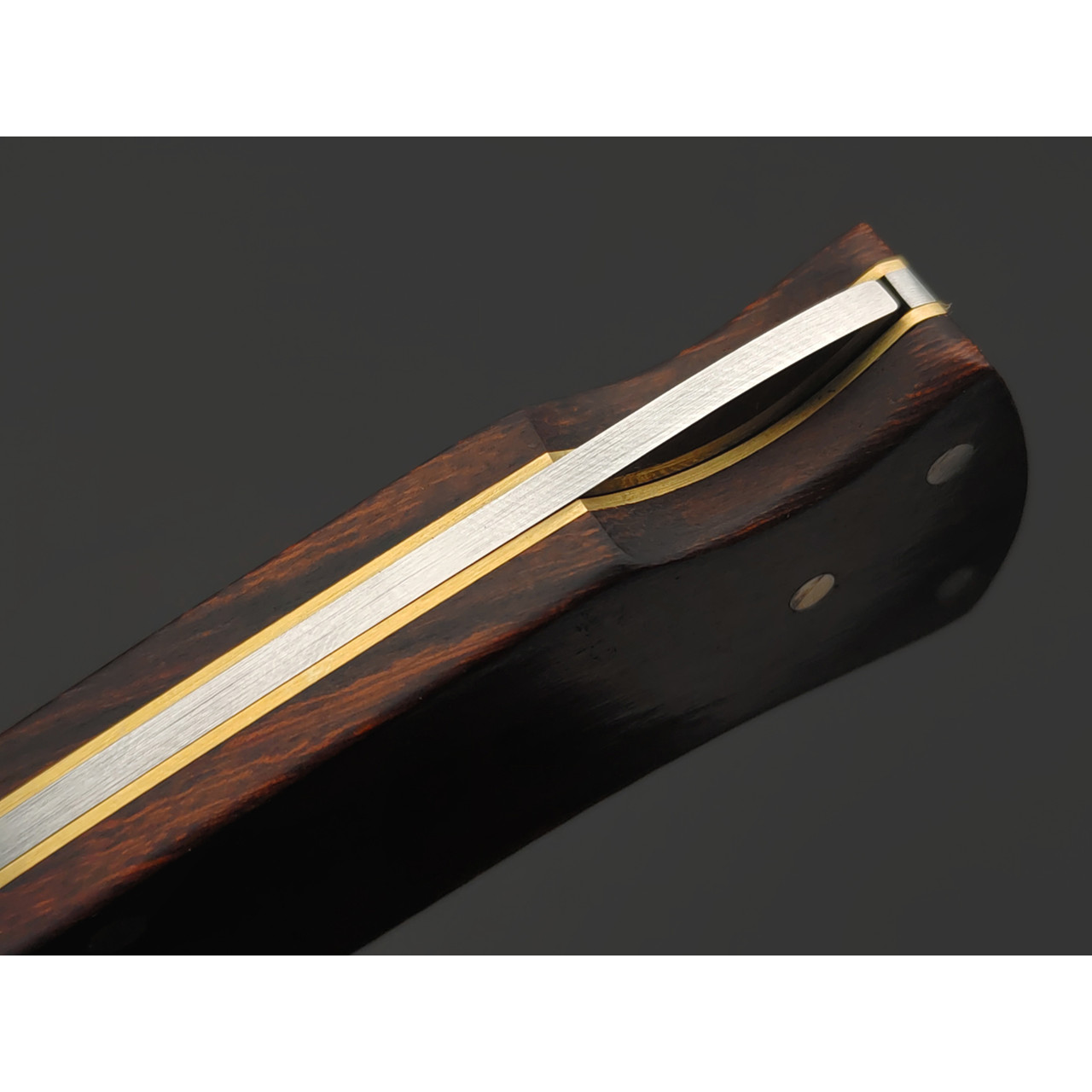 Нож Boker Plus Fellow Desert 111021 сталь 440C, рукоять Ironwood, латунь
