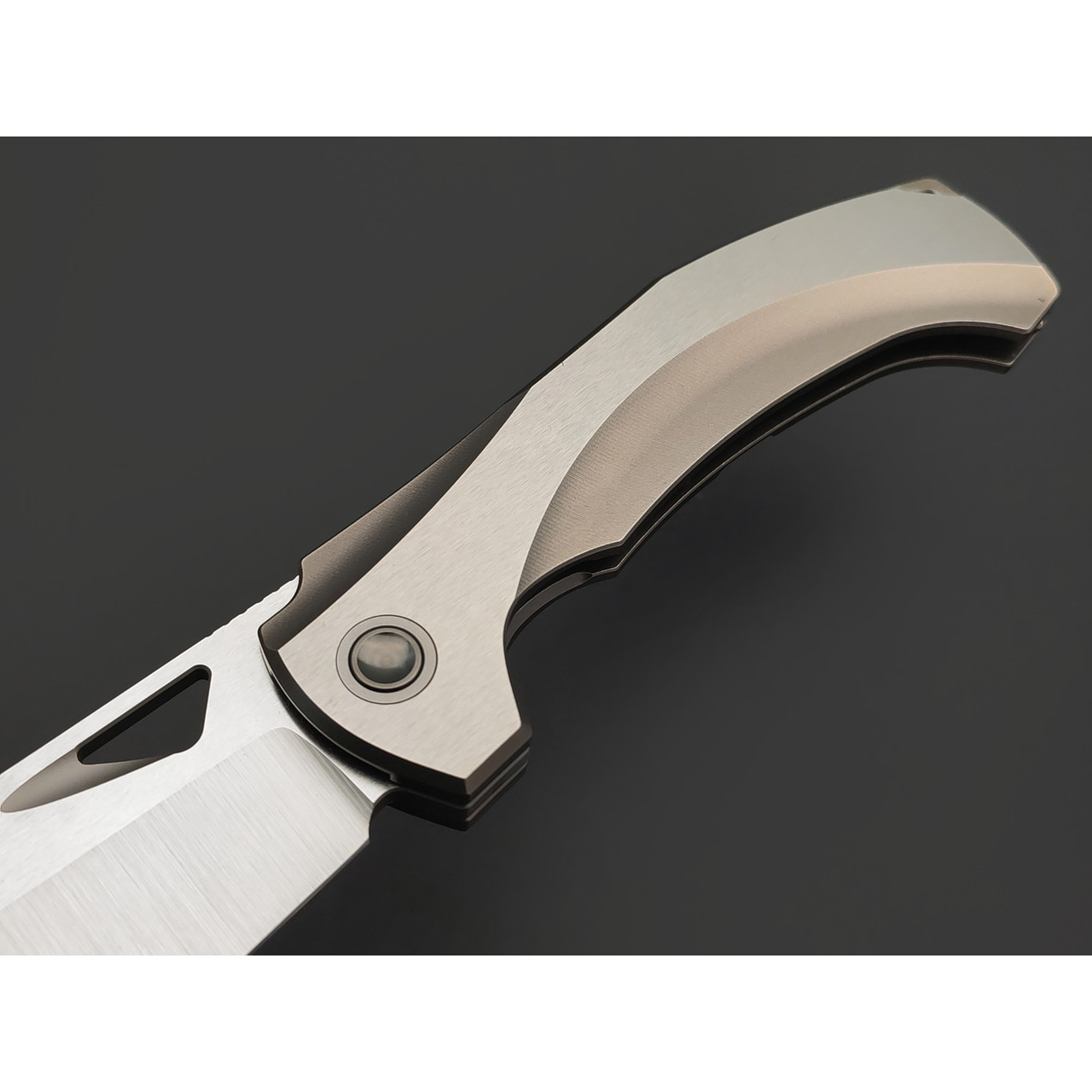 TuoTown складной нож Bicornis TBN-MS сталь TMAX satin, рукоять Titanium TC4 Grey