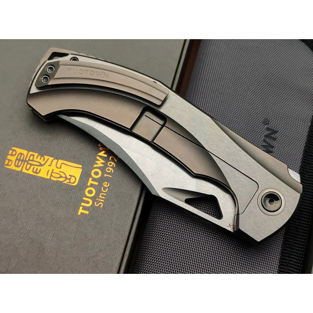 TuoTown складной нож Bicornis TBN-MS сталь TMAX satin, рукоять Titanium TC4 Grey