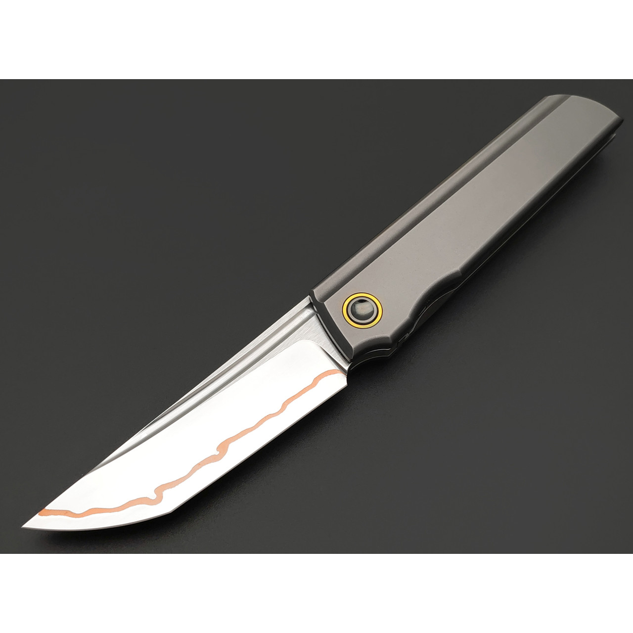 TuoTown складной нож Common TCM-SSM1 сталь Laminated SLD-Copper, рукоять Titanium TC4 Graphite