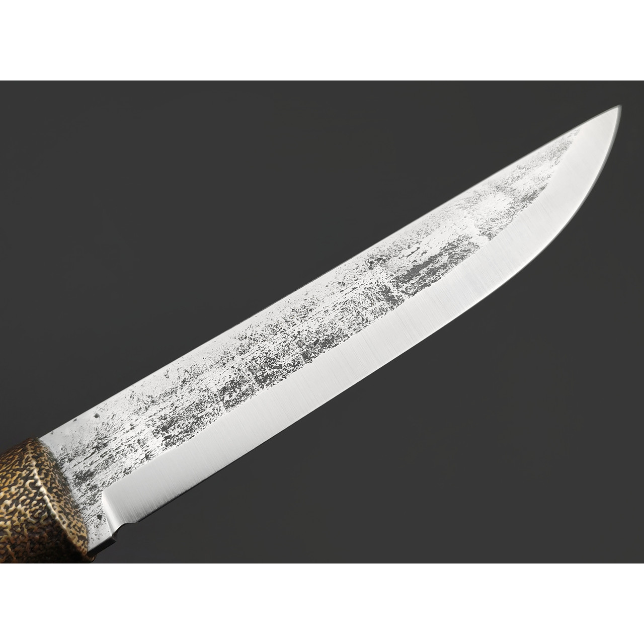 Град Горький нож Пукко сталь Х12МФ satin, спуски сканди, рукоять Кап клёна, латунь
