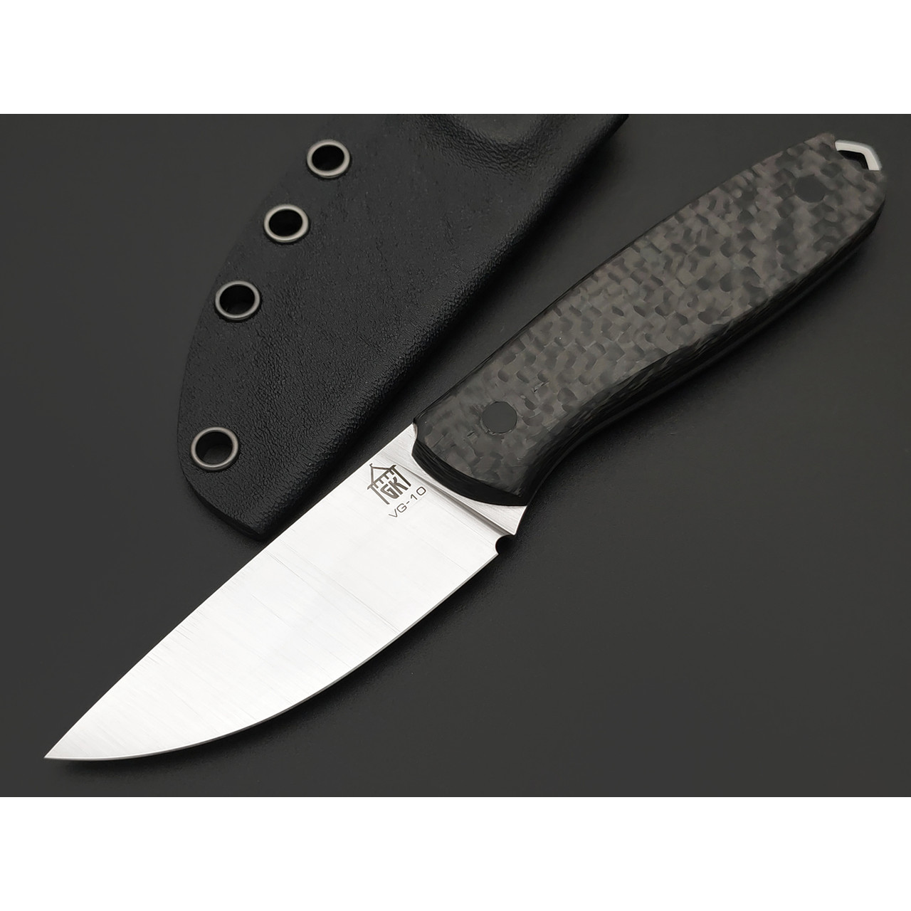 Град Горький нож Шейный сталь VG-10 satin, рукоять Carbon fiber