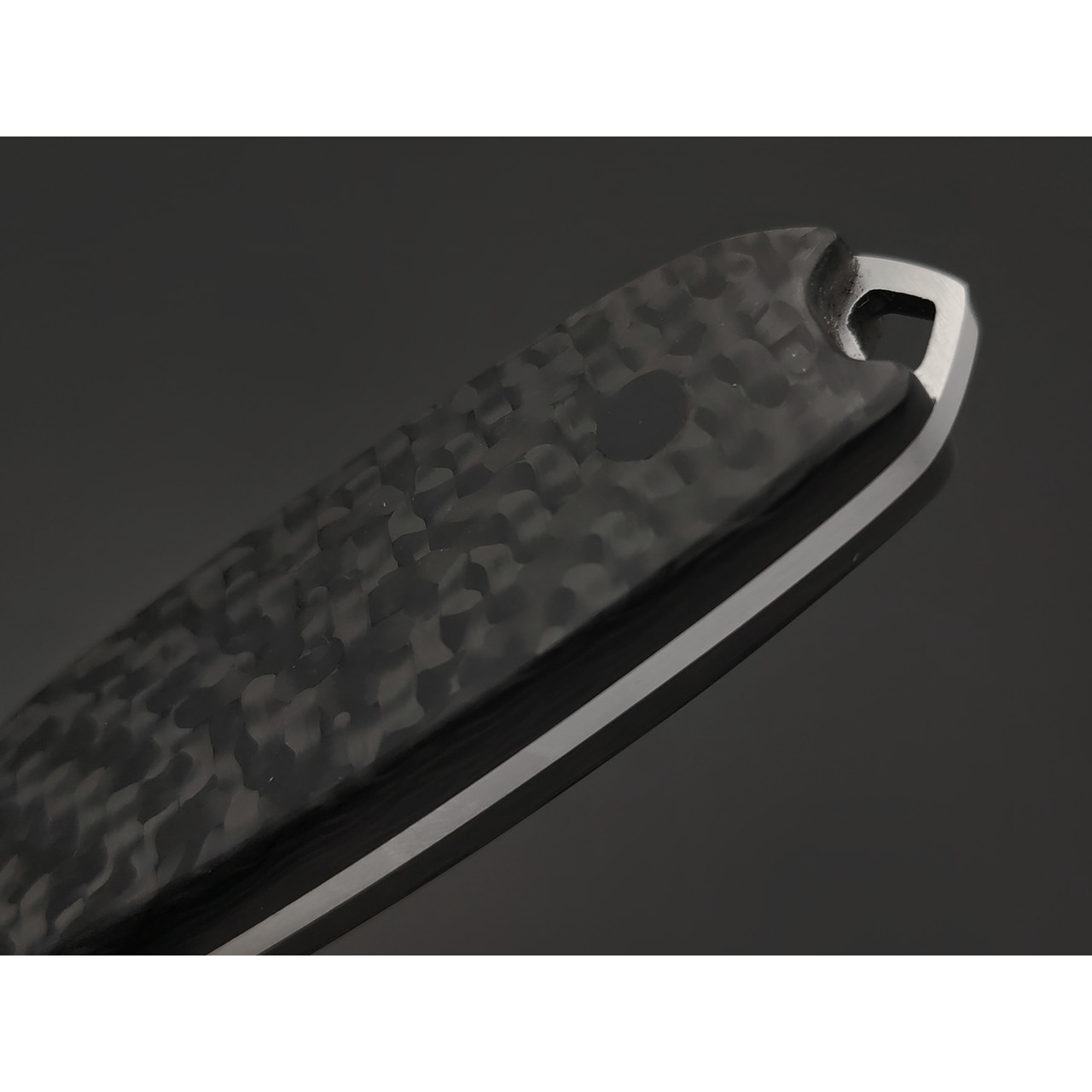 Град Горький нож Шейный сталь VG-10 satin, рукоять Carbon fiber
