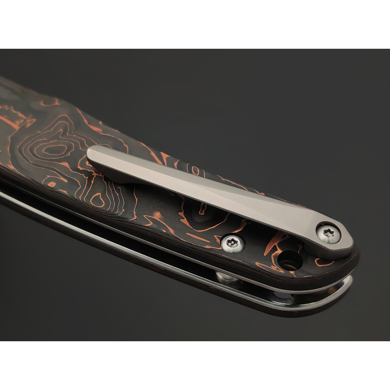 Нож QSP Otter QS140-B1 сталь S35VN satin, рукоять Carbon copper