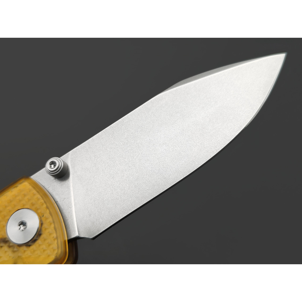 Нож QSP Canary folder QS150-J1 сталь 14C28N стоунвош, рукоять Ultem amber