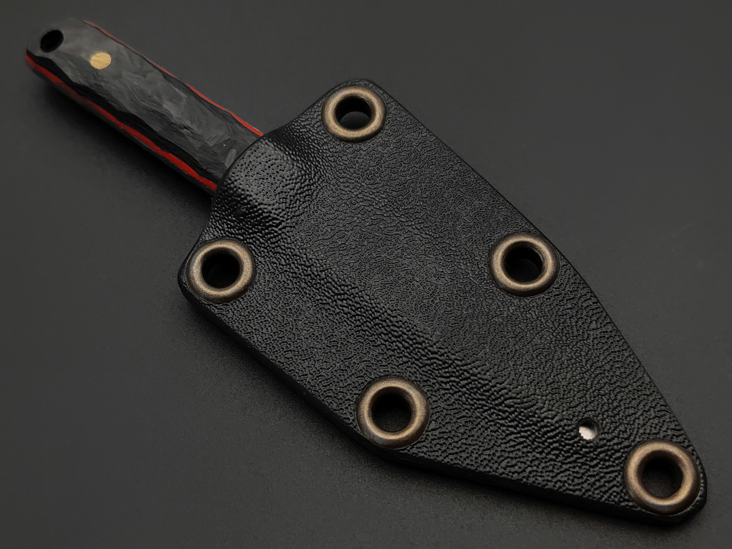 Андрей Кулаков нож Игла-М KUL0122 сталь Х12МФ, Рукоять carbon fiber, G10 red