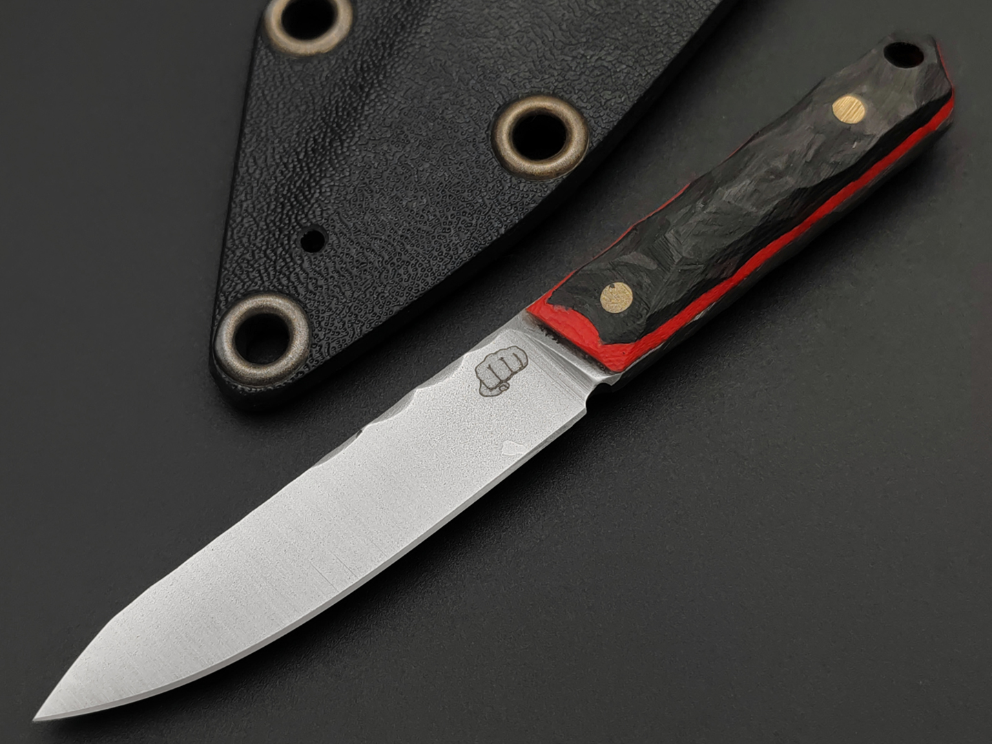 Андрей Кулаков нож Игла-М KUL0122 сталь Х12МФ, Рукоять carbon fiber, G10 red