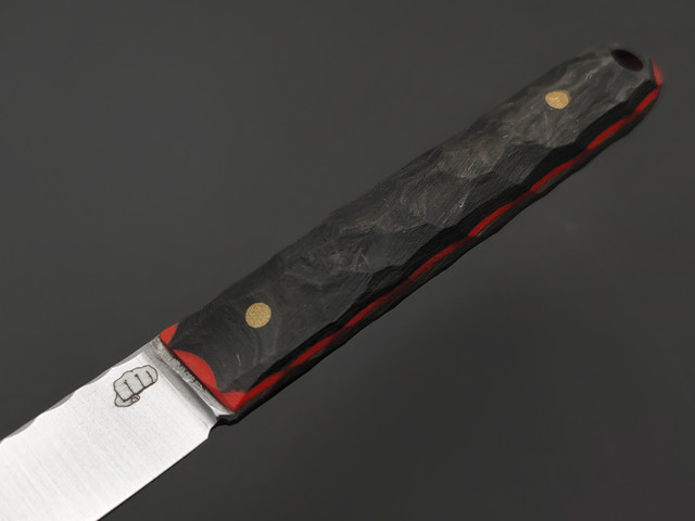 Андрей Кулаков нож Игла-Б KUL0124 сталь Х12МФ, Рукоять carbon fiber, G10 red