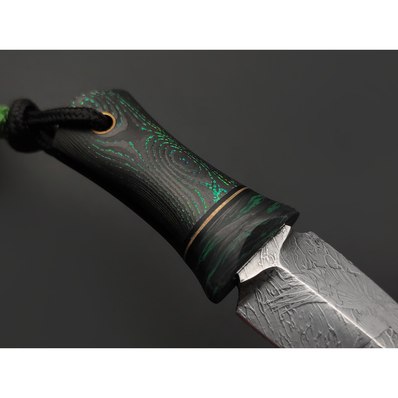 Волчий Век нож Драконий Зуб сталь Magnacut WA худ. травление, рукоять Carbon fiber pearl