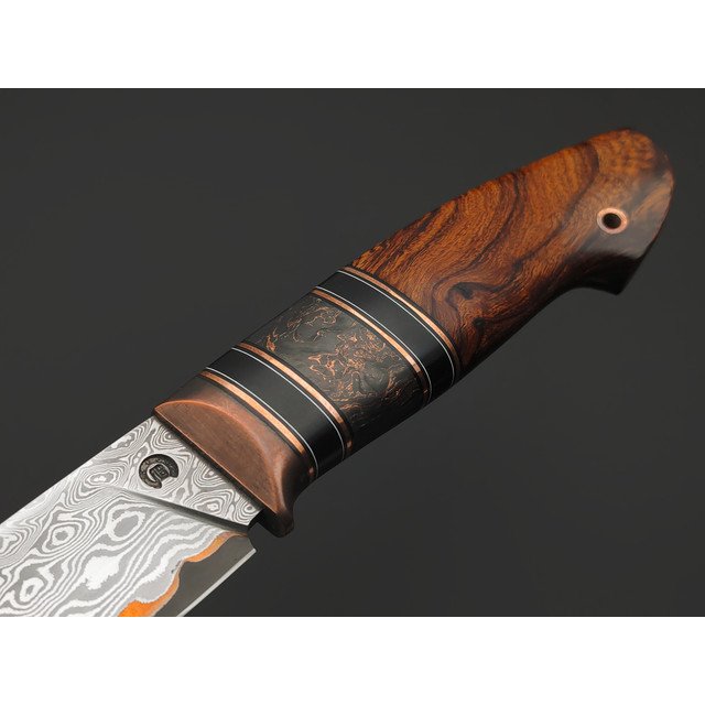 Кузница Васильева нож НЛВ174 ламинат K390, рукоять Дерево айронвуд, carbon fiber Chaotic Copper, медь, карболит