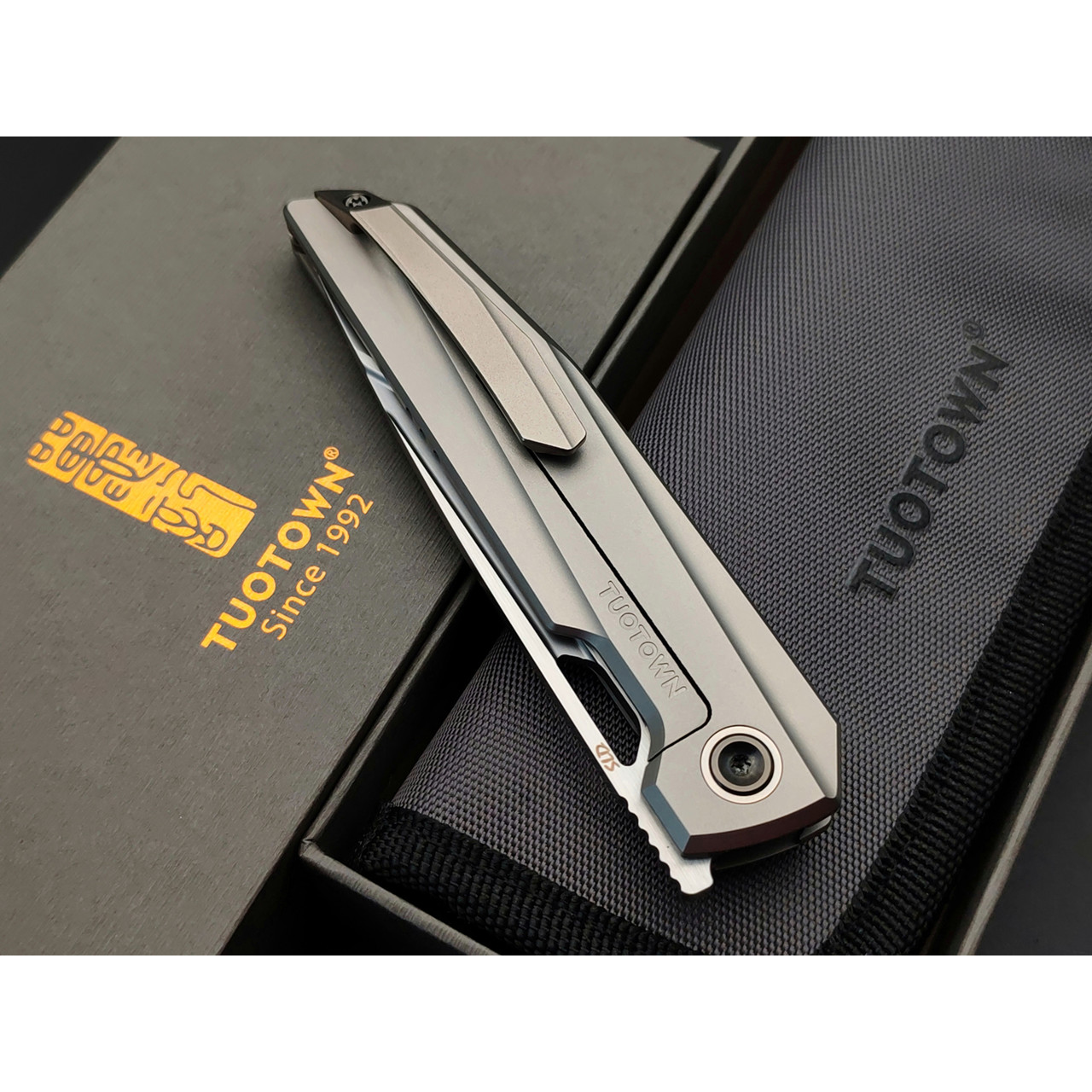 TuoTown складной нож Doroda TDR-SSM сталь Laminated SLD-Copper, рукоять Titanium TC4 Grey