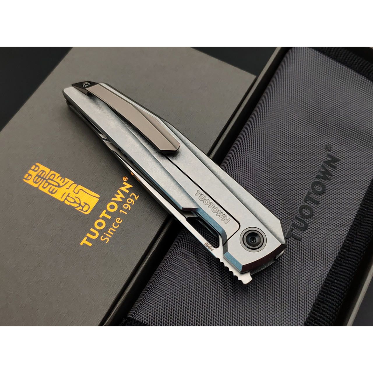 TuoTown складной нож Doroda TDR-MK сталь M390 satin, рукоять Titanium Crystal Grey