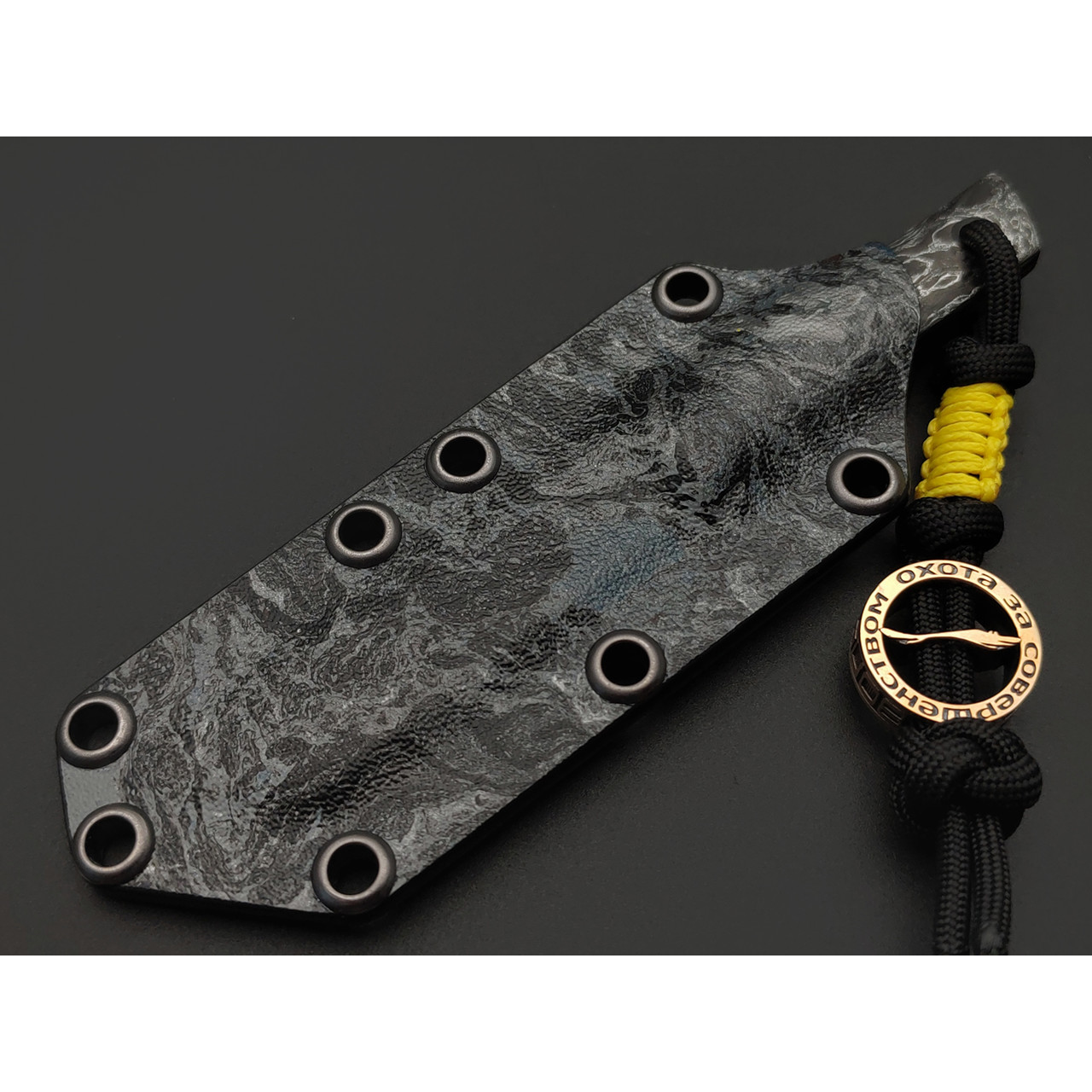 Волчий Век нож Техно Сечень Custom сталь M390 WA худ. травление, рукоять Carbon fiber chaotic silver, G10, пины карбон