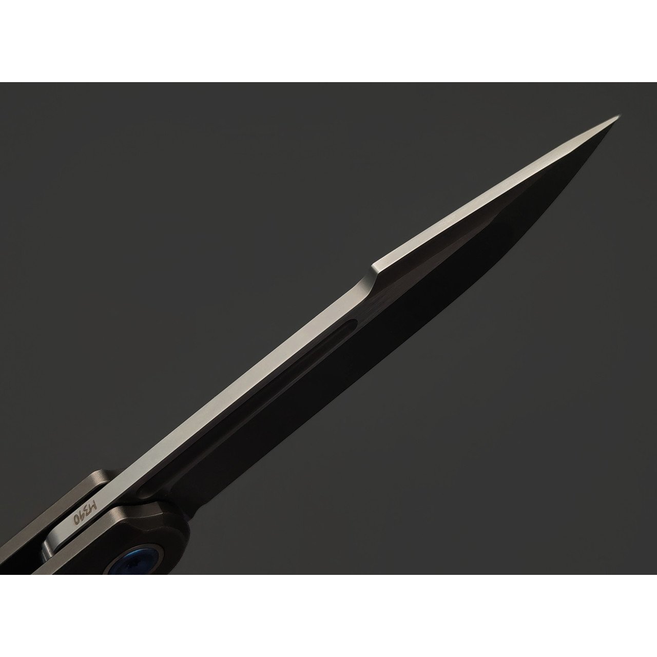 TuoTown складной нож Fin TFI-MB сталь M390 satin, рукоять Titanium TC4 Grey, Titanium crystal blue