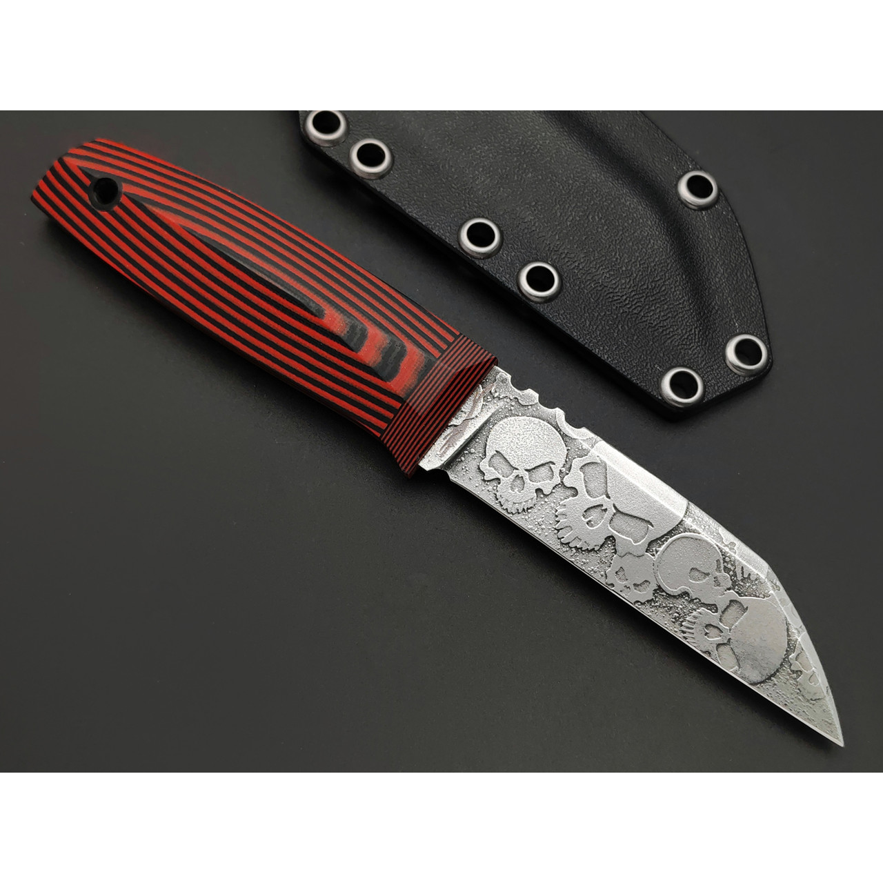 Волчий Век нож Техно WharnCliffe Custom Scull Edition сталь N690 WA худ. травление, рукоять G10 black & red