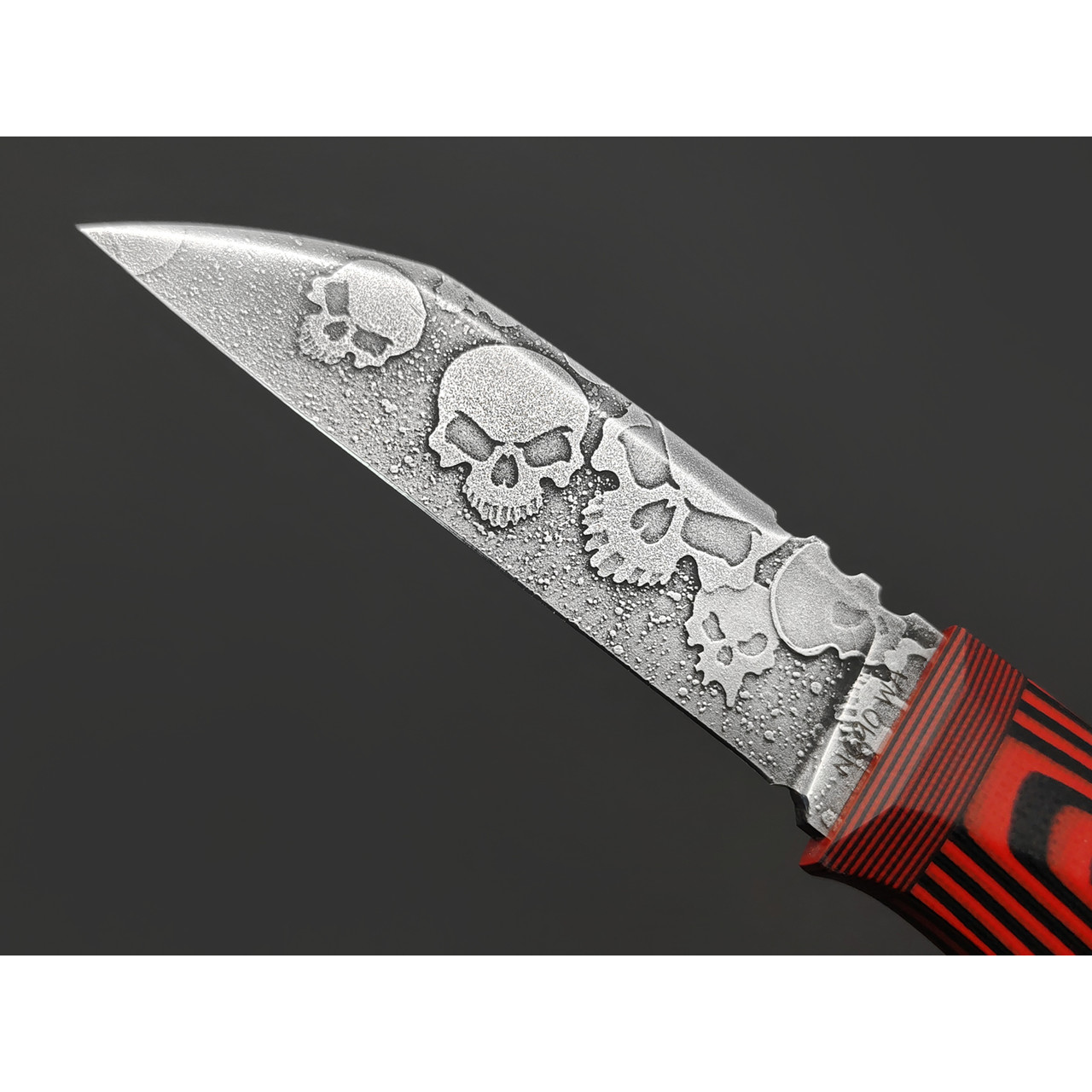 Волчий Век нож Техно WharnCliffe Custom Scull Edition сталь N690 WA худ. травление, рукоять G10 black & red
