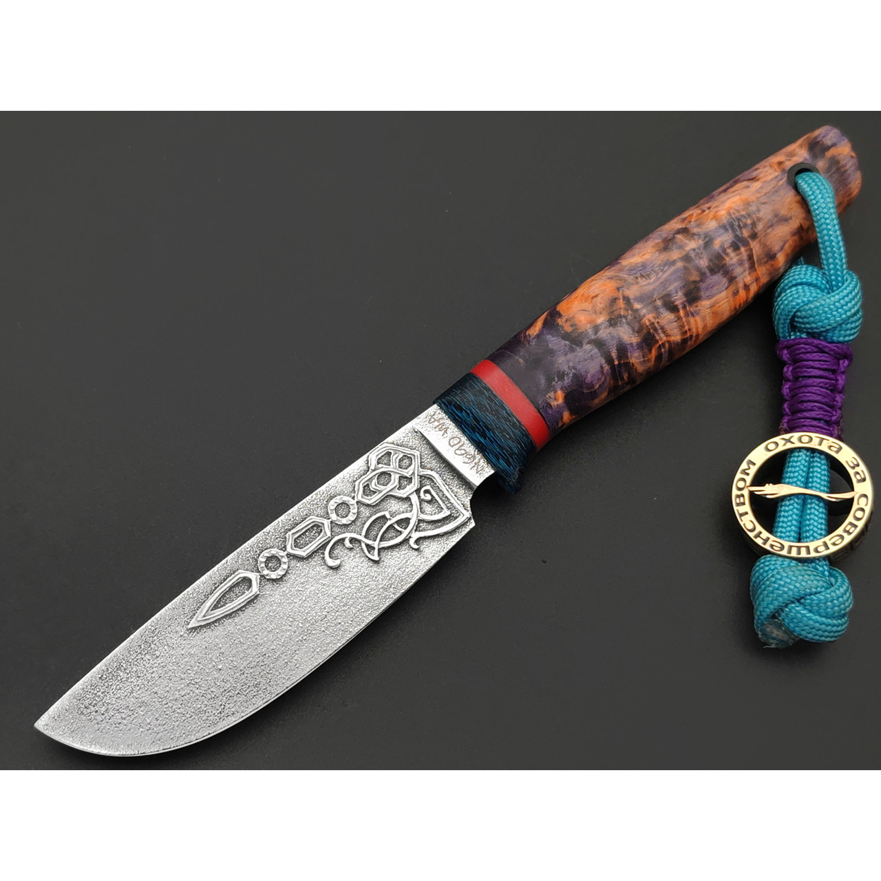 Волчий Век нож Слонёнок Custom сталь N690 WA худ. травление, рукоять Карельская берёза, carbon fiber blue, G10