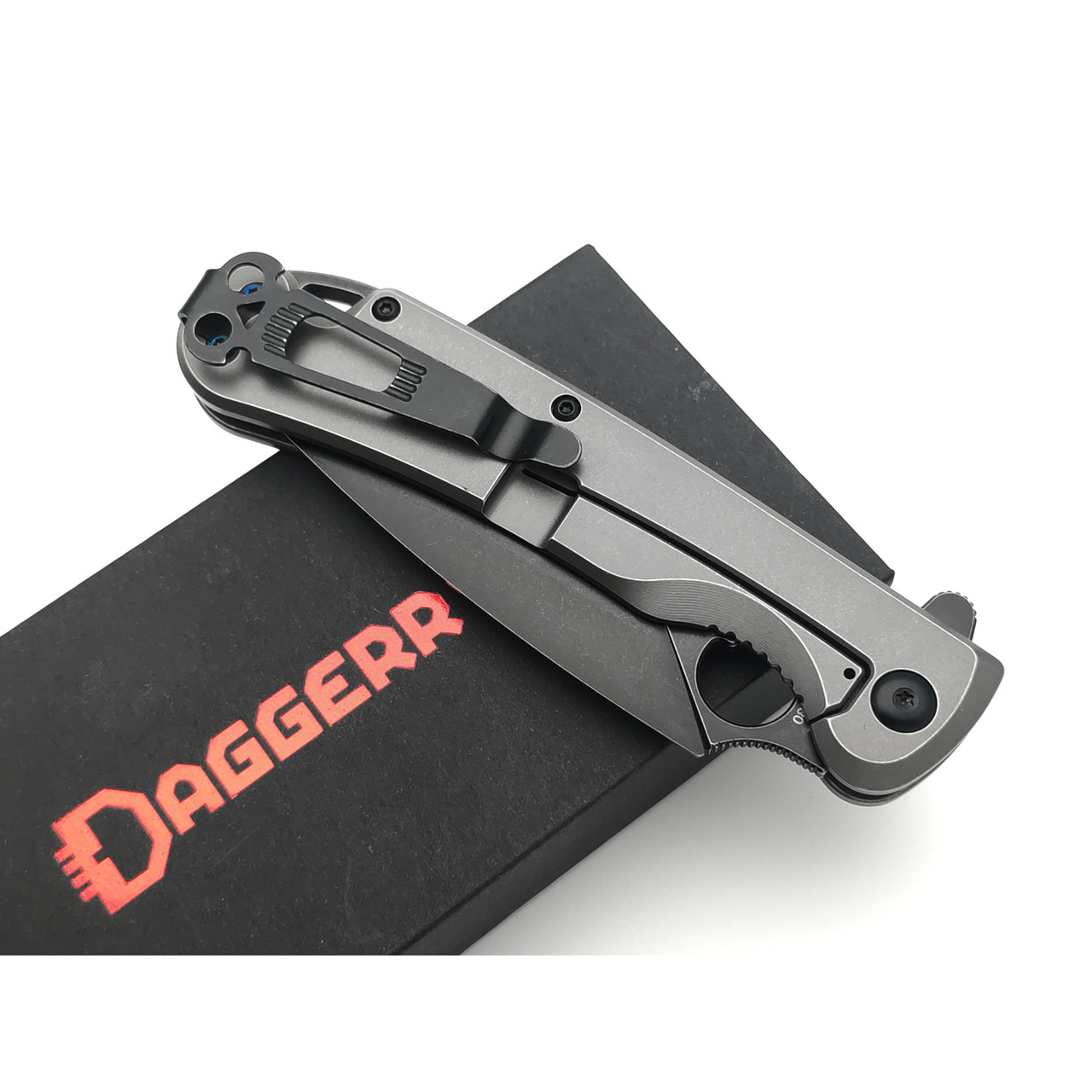 Daggerr нож Arrow Flipper frame lock BW сталь D2 блэквош, рукоять Steel gray
