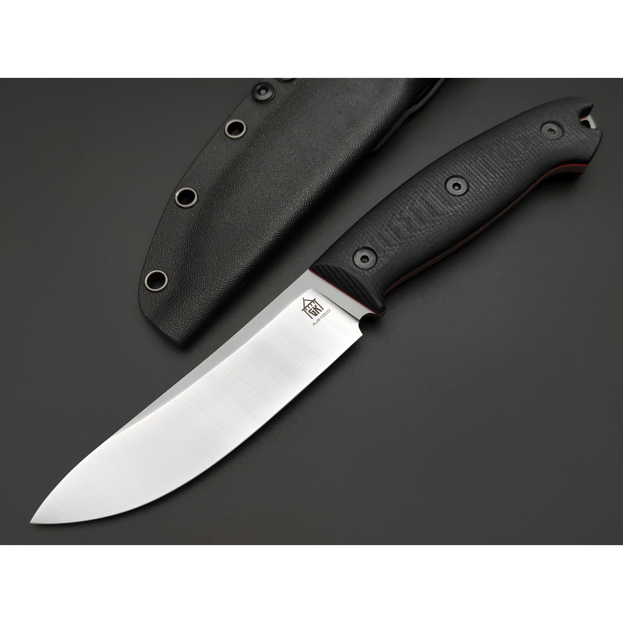 Град Горький нож Охотник сталь Aus-10Co satin, рукоять G10 black & red