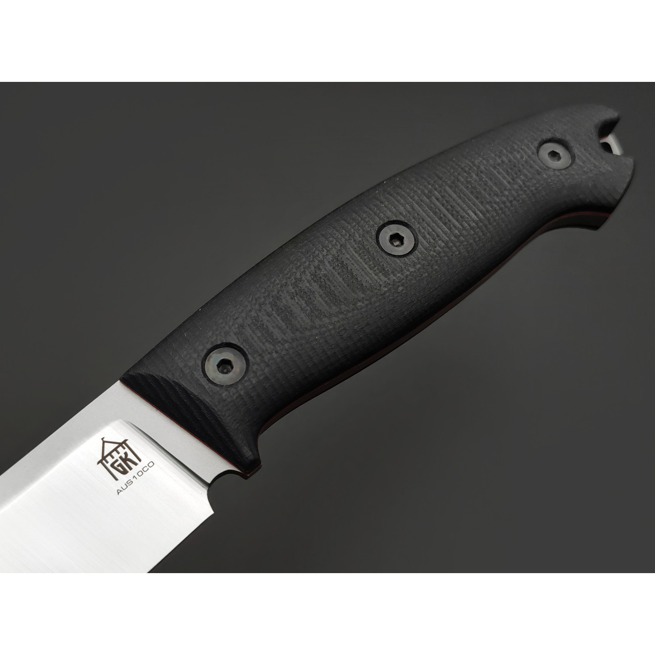 Град Горький нож Охотник сталь Aus-10Co satin, рукоять G10 black & red