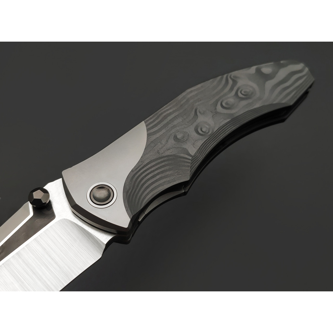TuoTown складной нож Uro TUR-MKC сталь TMAX satin, рукоять Carbon fiber, Titanium TC4 grey