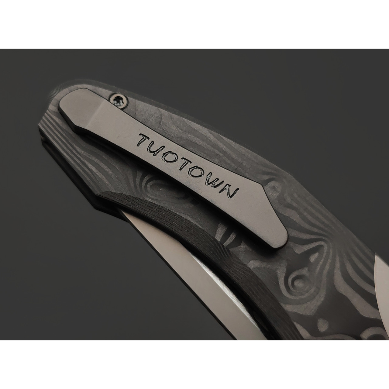 TuoTown складной нож Uro TUR-MKC сталь TMAX satin, рукоять Carbon fiber, Titanium TC4 grey
