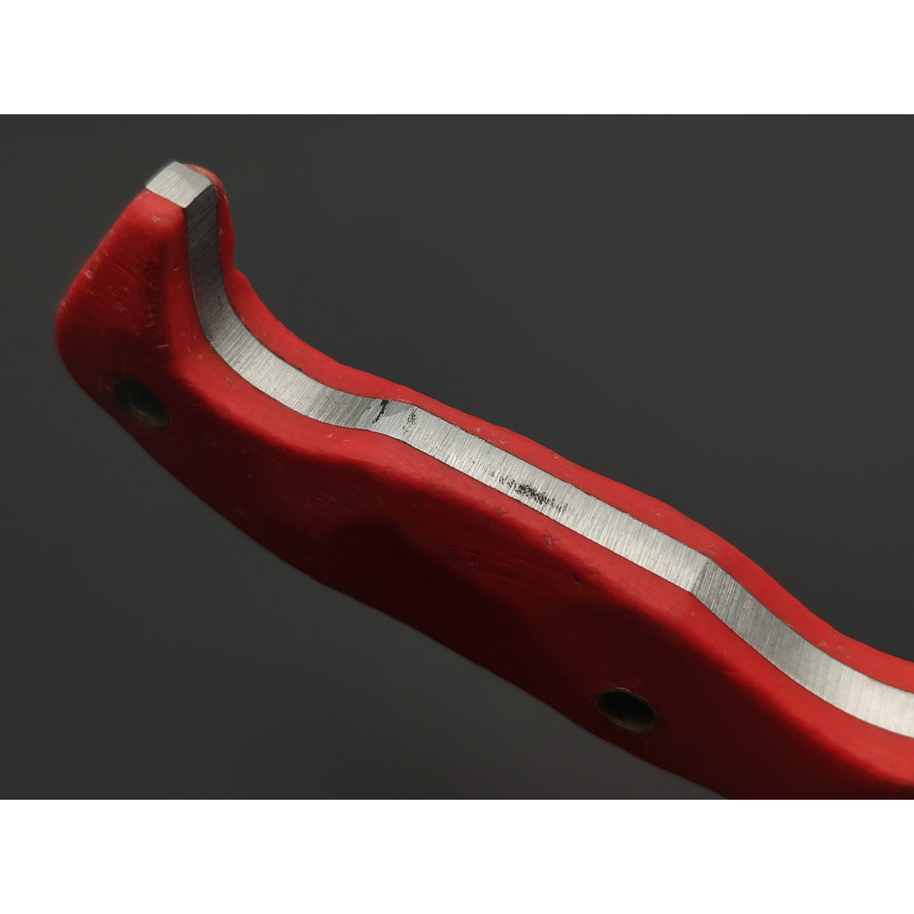 Мастерская Муравей нож Жало 95 мм сталь Х12МФ, рукоять Durostone red, латунь