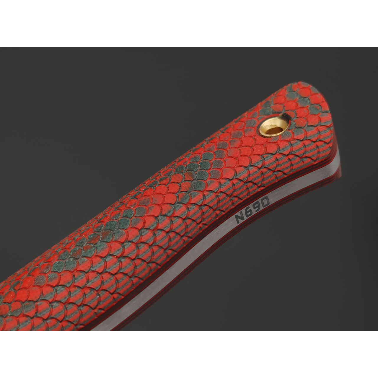 BRK нож Бушкрафт сталь N690 satin, спуски конвекс, рукоять G10 red & green, насечка